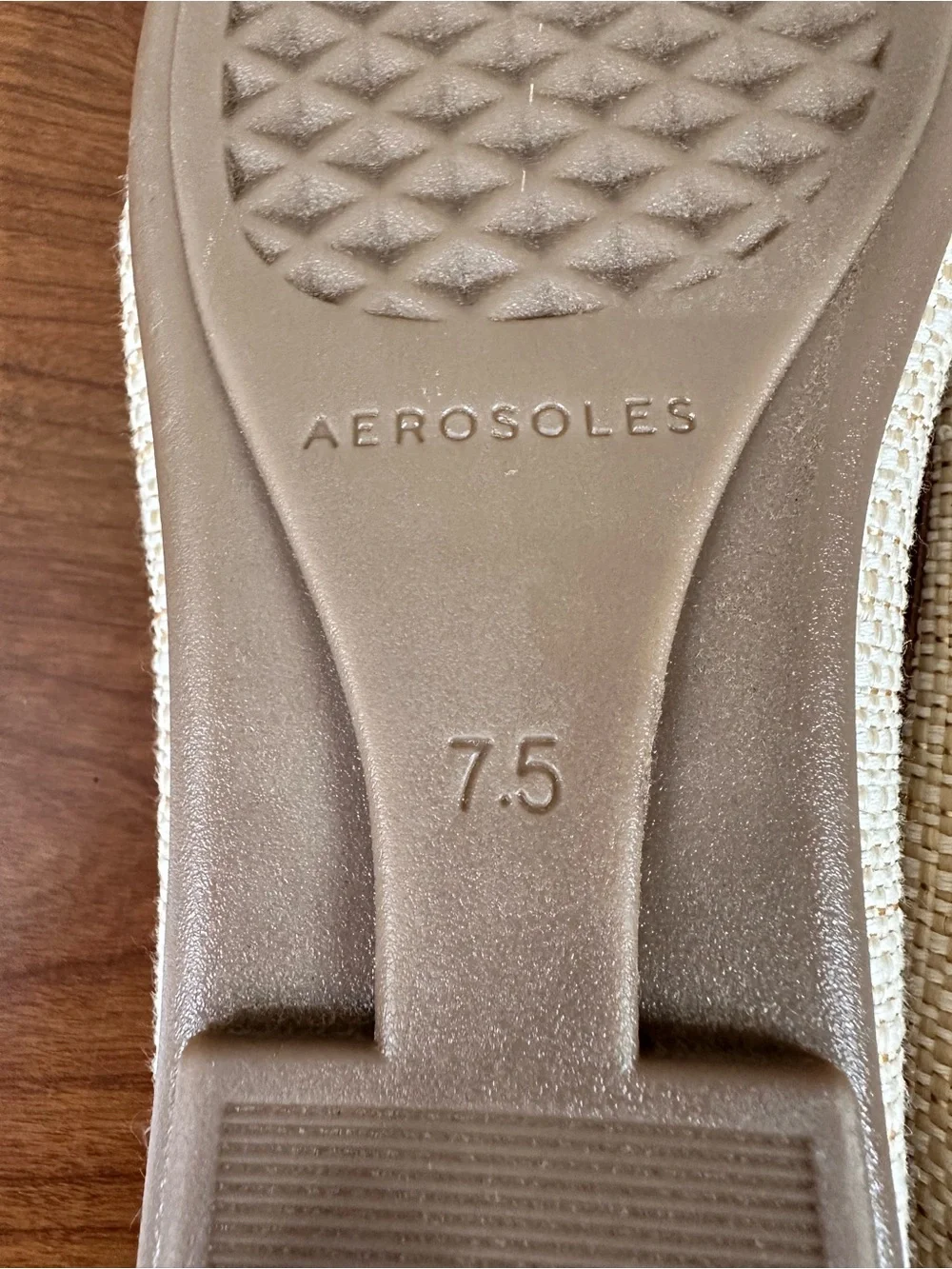 AEROSOLES classic ballet